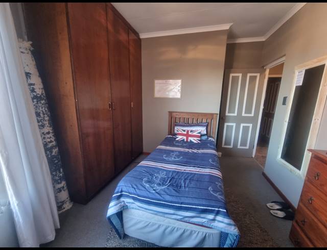 6 BEDROOM FREESTANDING FOR SALE IN HEIDERAND